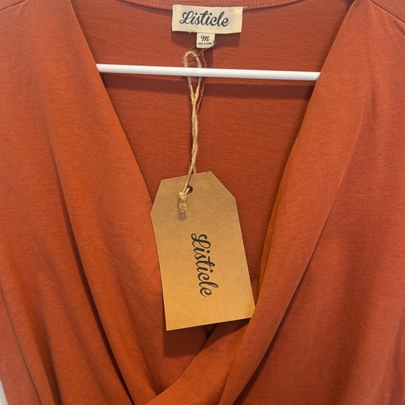 NWT! Listicle size M Copper color Blouse - Picture 4 of 4